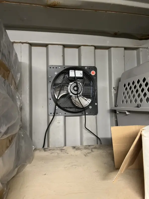Customer photo 5 of <span class="sdh-h1" data-short="VEVOR 10 in Shutter Exhaust Fan, 874 CFM Wall Mount">VEVOR 10 in Shutter Exhaust Fan, 874 CFM Wall Mount Ventilation Fan with Automatic Louvers, Variable Speed AC Motor for Attic Garage Barn Greenhouse Workshop</span>