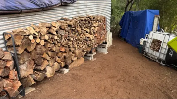 Customer photo 1 of <span class="sdh-h1" data-short="VEVOR 4ft Firewood Rack 1/4 Cord Capacity">VEVOR Firewood Rack 4ft 1/4 Cord Heavy Duty Outdoor Wood Storage Holder, Carbon Steel Frame Fire Log Stacker Stand for Fireplace Patio Deck, 550 lbs Load Capacity, Black</span>