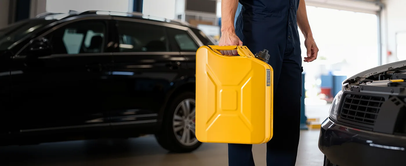 Newly Upgraded Oil-Tight VEVOR Metal Fuel Container Yellow Handle