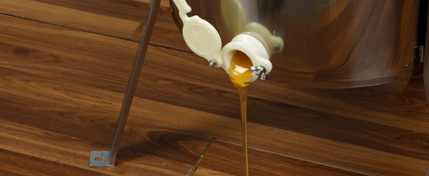 VEVOR Manual Honey Extractor 3 Frames 15 inch Extract