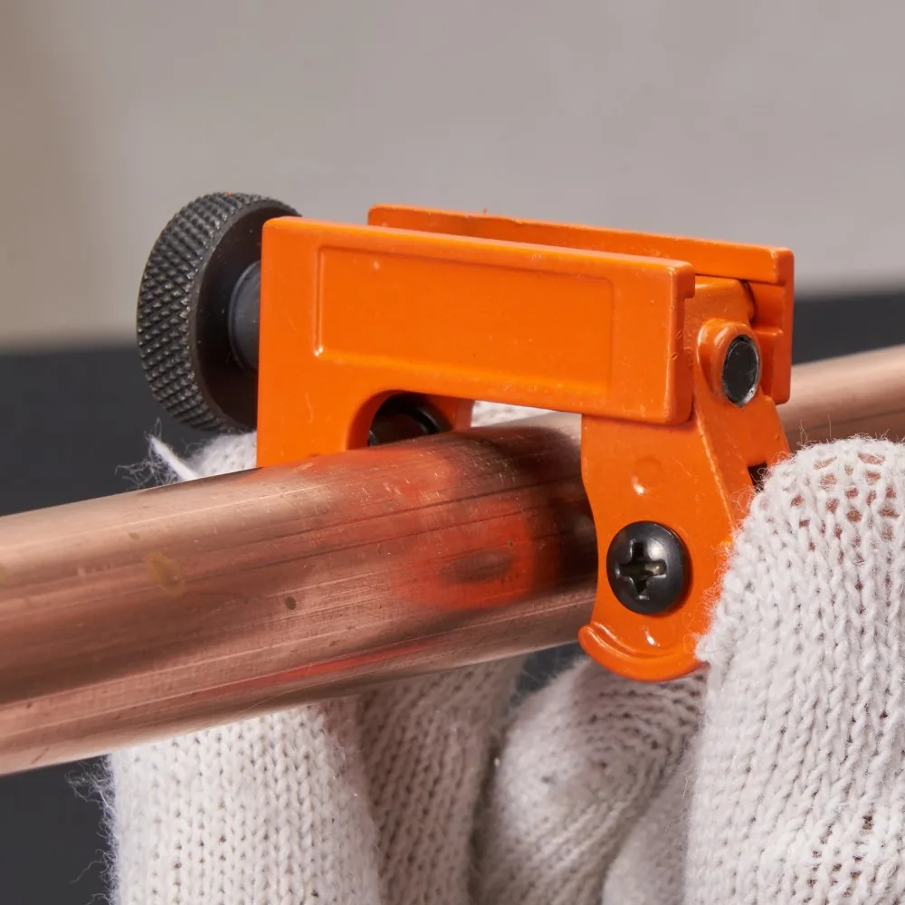 VEVOR tube cutter rotation cutting action