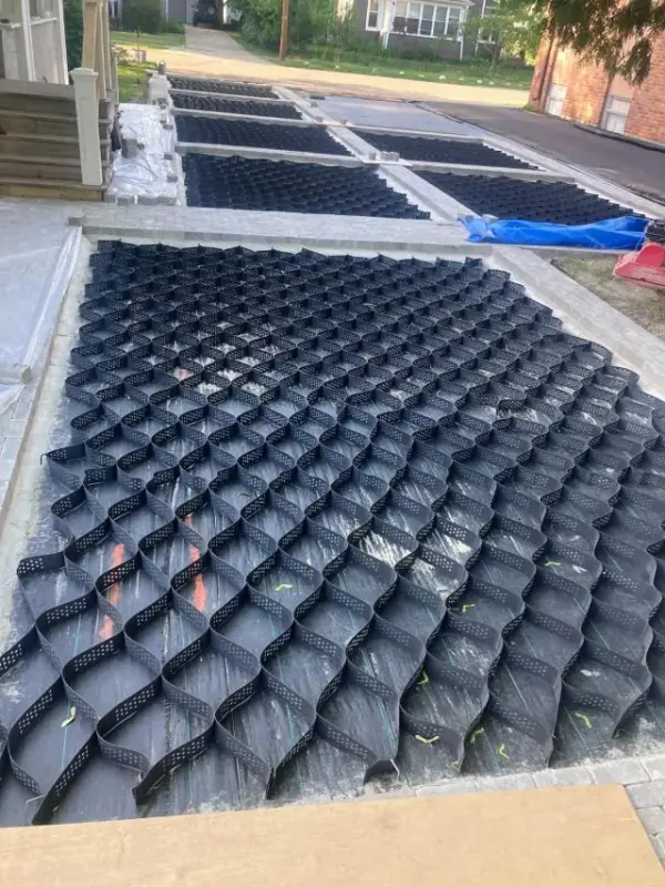 Customer photo 1 of <span class="sdh-h1" data-short="VEVOR 3.28 x 164 ft Weed Barrier Landscape Fabric Black">VEVOR Weed Barrier Landscape Fabric, 3.28*164FT Heavy Duty Garden Weed Fabric, Woven PP Weed Control Fabric, Driveway Fabric, Geotextile Fabric for Landscaping, Ground Cover, Weed Blocker Weed Mat, Black</span>