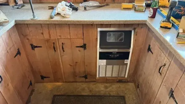 Customer photo 7 of <span class="sdh-h1" data-short="VEVOR Commercial Ice Maker Machine with Pump">VEVOR Commercial Ice Maker Machine with Pump, 80 lbs/24h with 13 lbs Storage Capacity, Countertop/Freestanding/Under Counter, Stainless Steel Ice Maker with LED Display & Self-Cleaning, for Home Bar</span>