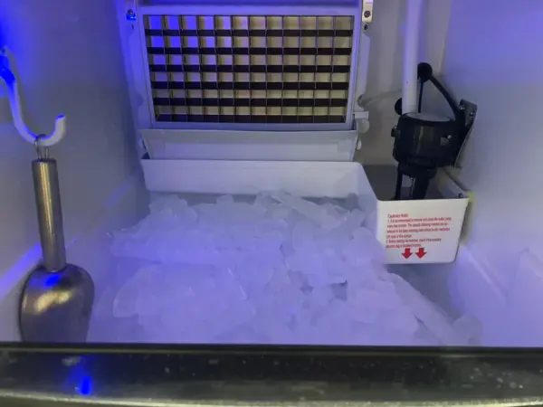 Customer photo 2 of <span class="sdh-h1" data-short="VEVOR Commercial Ice Maker Machine with Pump">VEVOR Commercial Ice Maker Machine with Pump, 80 lbs/24h with 13 lbs Storage Capacity, Countertop/Freestanding/Under Counter, Stainless Steel Ice Maker with LED Display & Self-Cleaning, for Home Bar</span>