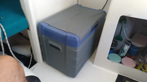 Customer photo 7 of <span class="sdh-h1" data-short="VEVOR Car Refrigerator 16QT（15L）">VEVOR Car Refrigerator, 12 Volt Car Refrigerator Fridge, 15 L Single Zone Portable Freezer, -4℉-68℉ Adjustable Range</span>