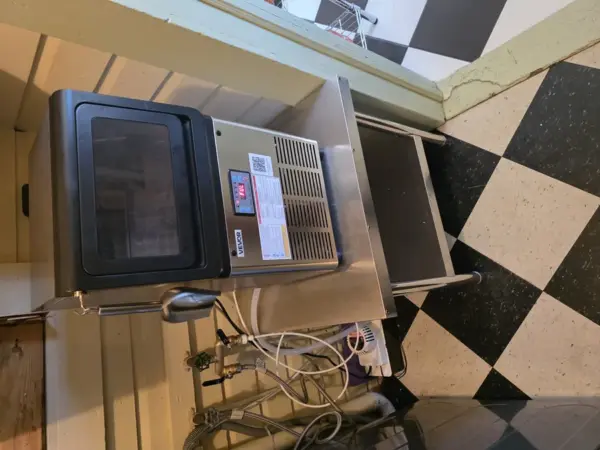 Customer photo 1 of <span class="sdh-h1" data-short="VEVOR Commercial Ice Maker Machine with Pump">VEVOR Commercial Ice Maker Machine with Pump, 80 lbs/24h with 13 lbs Storage Capacity, Countertop/Freestanding/Under Counter, Stainless Steel Ice Maker with LED Display & Self-Cleaning, for Home Bar</span>