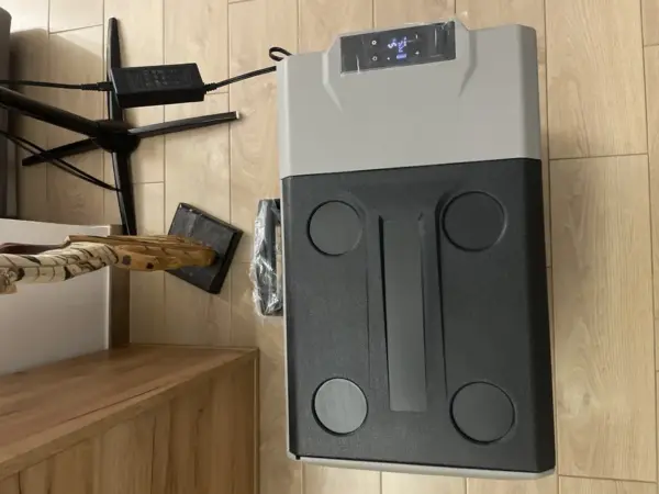 Customer photo 16 of <span class="sdh-h1" data-short="VEVOR 16 Qt Portable Car Fridge 12V Compressor Cooler">VEVOR 12 Volt Refrigerator 16 Qt, Portable Mini Car Fridge with -4 F to 68 F Cooling Range and App Control, 12/24V DC and 110-240V AC Electric Compressor Cooler for Truck, Vehicle, RV, Boat, Outdoor and Home Use</span>