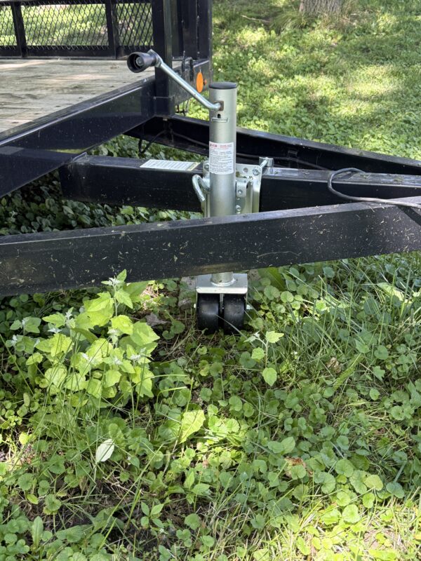 Customer photo 1 of <span class="sdh-h1" data-short="VEVOR Trailer Jack 2000 LBS with Wheel 12 in Lift">VEVOR Trailer Jack with Wheel, 2000 lbs Load Capacity, Heavy Duty Swivel Boat Trailer Jack with PP Single Wheel & Ergonomic Handle, 12-inch Lift, Fit for RVs, Boats, Horse Trailers, Utility Trailers</span>