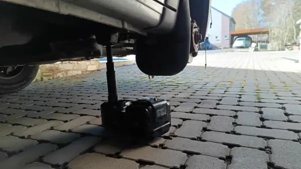 Customer photo 5 of <span class="sdh-h1" data-short="VEVOR 5 Ton Electric Car Jack with Impact Wrench">VEVOR Electric Car Jack, 5 Tons /11000 lbs, Electric Scissor Jack with Electric Impact Wrench, Tire Change Replacement with LED Light & Remote Control, Portable Jack kit for Sedan, SUV, Truck</span>