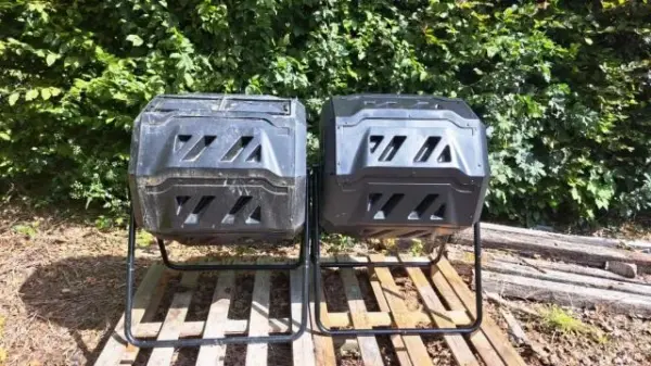 Customer photo 1 of <span class="sdh-h1" data-short="VEVOR 43 Gal Dual Chamber Compost Tumbler">VEVOR Compost Bin, 43-Gal Dual Chamber Composting Tumbler, Large Tumbling Rotating Composter with 2 Sliding Doors and Steel Frame, BPA Free Composter Bin Tumbler for Garden, Kitchen, Yard, Outdoor</span>