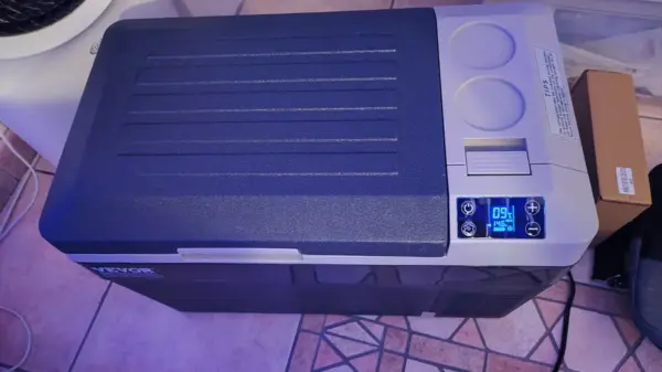 Customer photo 5 of <span class="sdh-h1" data-short="VEVOR Car Refrigerator 16QT（15L）">VEVOR Car Refrigerator, 12 Volt Car Refrigerator Fridge, 15 L Single Zone Portable Freezer, -4℉-68℉ Adjustable Range</span>