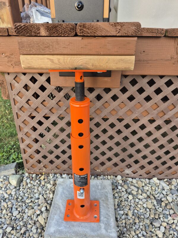 Customer photo 2 of <span class="sdh-h1" data-short="VEVOR House Floor Jacks 2 Pack 53-93 in 18000 lbs">VEVOR House Floor Jacks, 2 Pack 53-93 Inch Height Range, 18000 lbs Max Load Capacity, Adjustable Support Beam Basement Jack Post Pole for Leveling, Lift Steel Telescoping Post for Temporary Support</span>