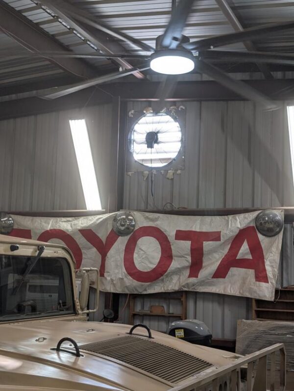 Customer photo 2 of <span class="sdh-h1" data-short="VEVOR 10 inch Shutter Exhaust Fan 900 CFM Variable Speed">VEVOR 10 inch Shutter Exhaust Fan Wall-Mount Variable Speed Temperature, Automatic Louvers Sturdy Steel Housing, Low Noise, Ventilation and Cooling for Attic, Garage, Barn, Greenhouse, Workshop</span>