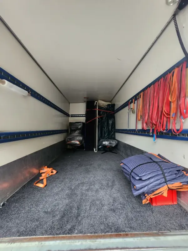 Customer photo 1 of <span class="sdh-h1" data-short="VEVOR Sound Dampening Blankets 48x80 inch 1pcs 55lbs/dz">VEVOR Sound Dampening Blankets, Soundproof Curtains with 80 x 48 in, Soundproof Blanket with Grommets, Studio Grommeted Blanket, for Window, Door, Light Blocker, Music Recording, Black</span>