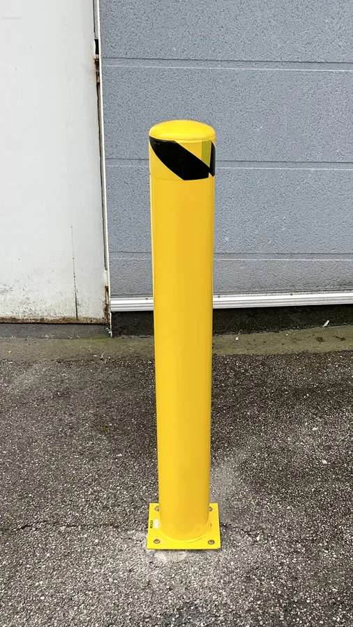 Customer photo 2 of <span class="sdh-h1" data-short="VEVOR Safety Bollard 36x5.5 inch">VEVOR Safety Bollard, 36 Inch Height Bollard Post, 5.5 Inch Diameter Steel Pipe Safety Bollard Post, Yellow Steel Bollard, Steel Safety Bollard with 8 Anchor Bolts, Perfect for Traffic-Sensitive Area</span>