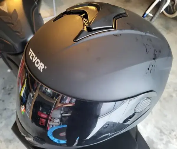 Customer photo 3 of <span class="sdh-h1" data-short="VEVOR Motorcycle Helmet Size L">VEVOR Motorcycle Helmet, Full Face, Adult Motocross Dirt Bike Helmet with Tinted and Clear Dual Visor, Motorbike Racing Street with Detachable Liner for Men & Women, DOT Approved, (Matte Black, L)</span>