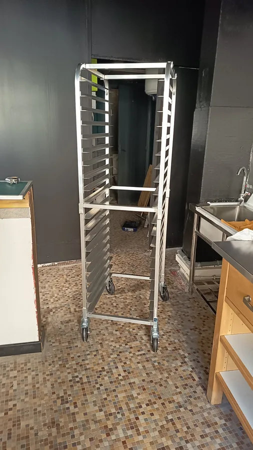 Customer photo 2 of <span class="sdh-h1" data-short="VEVOR Bun Pan Rack 20 Layers">VEVOR Bun Pan Rack, 20-Tier Commercial Bakery Racks with Brake Wheels, Aluminum Racking Trolley Storage for Half & Full Sheet, Speed Rack For Kitchen Home, Bread Baking Equipment, 26″L x 20.4″W x 70″H</span>