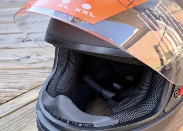 Customer photo 1 of <span class="sdh-h1" data-short="VEVOR Motorcycle Helmet Size L">VEVOR Motorcycle Helmet, Full Face, Adult Motocross Dirt Bike Helmet with Tinted and Clear Dual Visor, Motorbike Racing Street with Detachable Liner for Men & Women, DOT Approved, (Matte Black, L)</span>